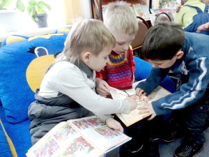 Нельзя без книжки ни девчонке, ни мальчишке